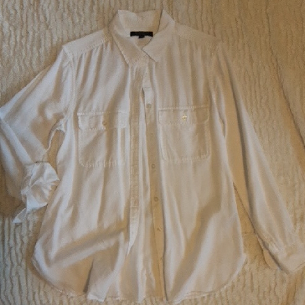 Banana Republic Classic White Button Down Shirt